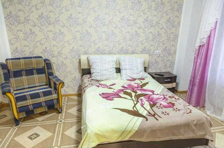 Двухкомнатный с мини-кухней