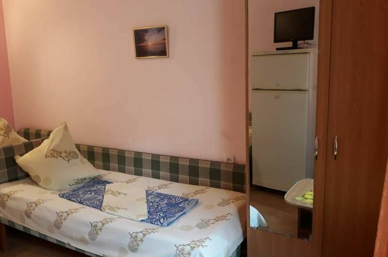 Номер с двумя комнатами от2 до 5 койкомест