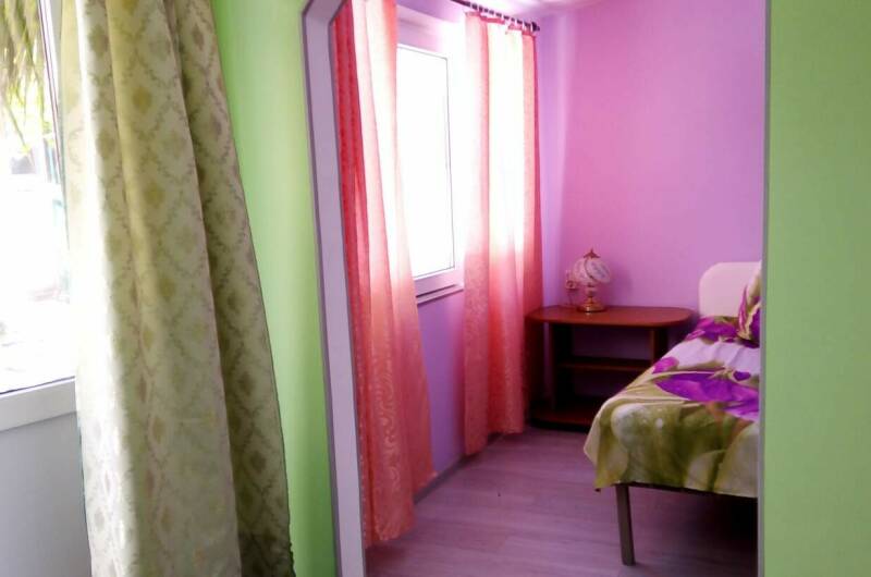 Номер фиолетовый