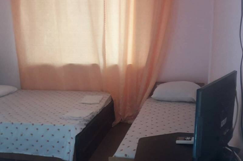 Трехместный «Полулюкс» (отдельный домик)