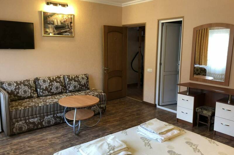 Трехместная комната с удобствами