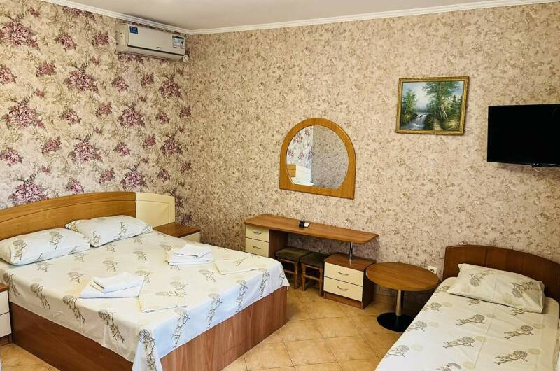 Трехместная комната с удобствами