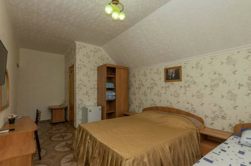 Трехместный номер (4этаж 11 и 12 номера)