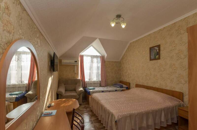 Трехместный номер (4этаж 13 и 14 номера)