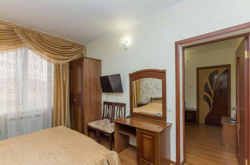 Двухкомнатный номер (3этаж 8 номер)