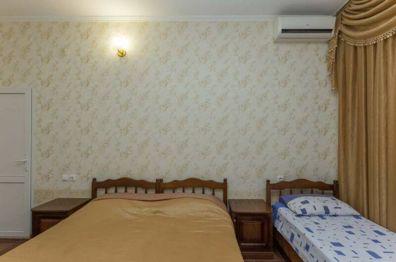 Трехместный номер (1 этаж 2б номер)