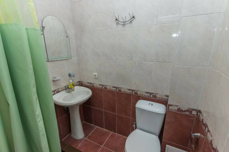 Трехместный номер (1 этаж 2б номер)