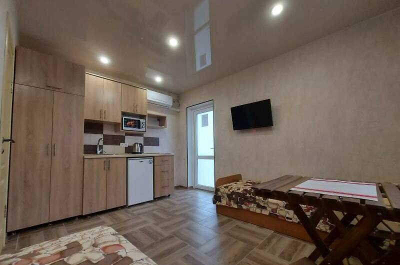 № 4 однокомнатный трёхместный номер с кухней