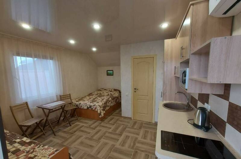 № 4 однокомнатный трёхместный номер с кухней