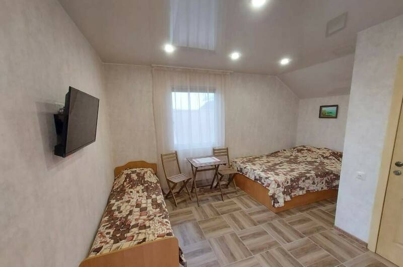 № 4 однокомнатный трёхместный номер с кухней