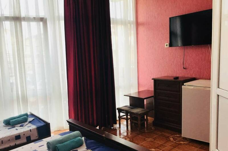 3-х местные номера 2−этаж с видом на двор