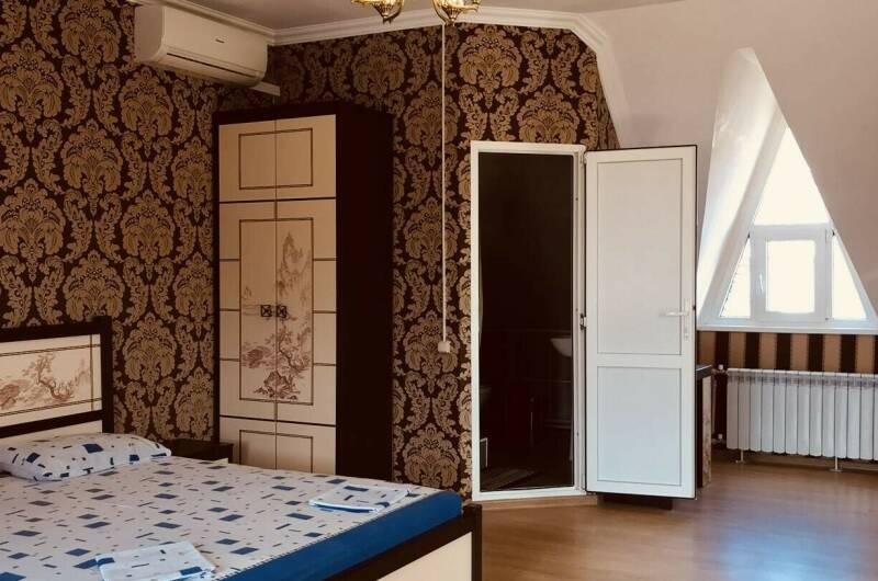 Трёхместный номер + доп места (45км) с балконом