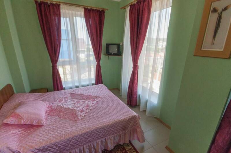 Трех-четырехместный 2х ком. с балконом