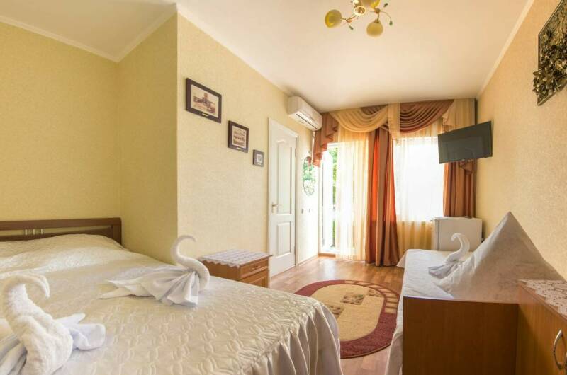 Стандарт 3х местный с выходом в сад