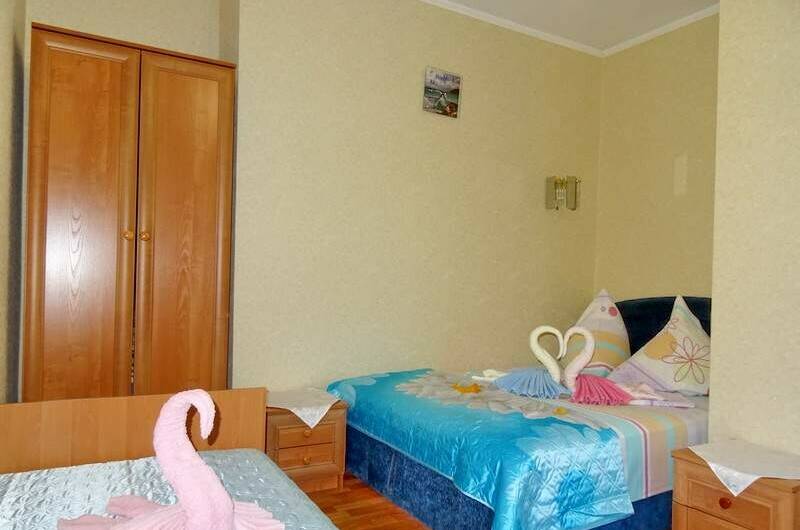 Стандарт 3х местный с выходом в сад