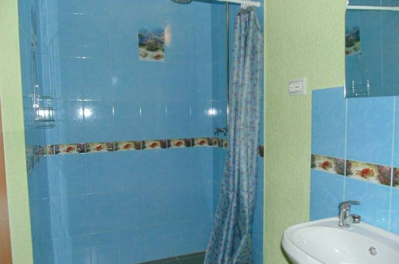 Двухкомнатный номер с кухней «Семейный» (4−6 чел)