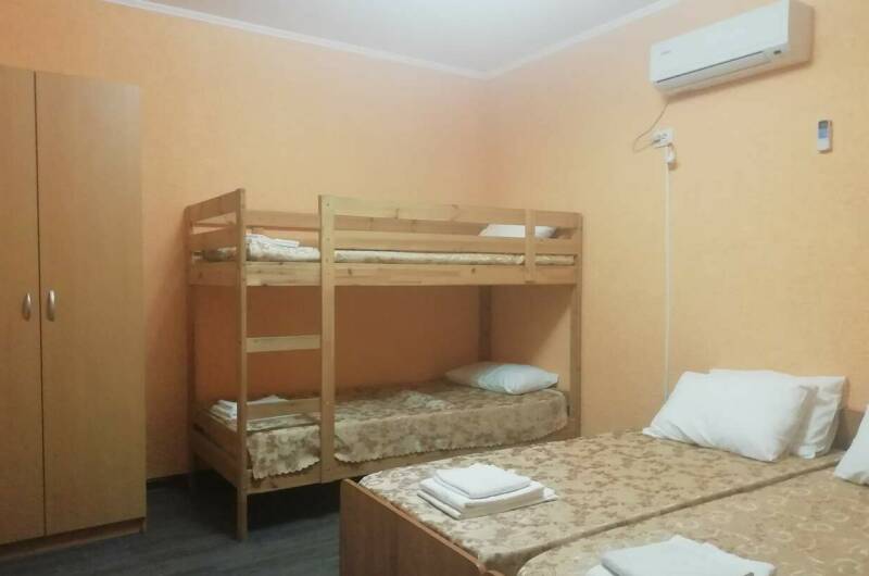 Двухкомнатный номер с кухней «Семейный» (4−6 чел)