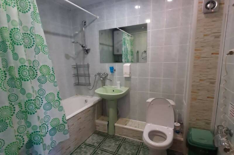 Студия с балконом и внешнем сан узлом