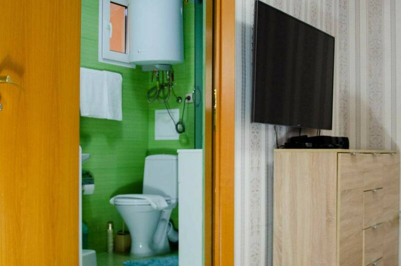 Двухкомнатный с кухней мансарда