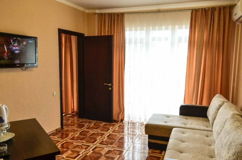 Люкс двухкомнатный пятиместный с балконом