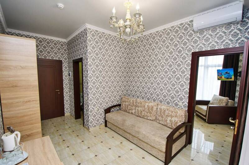 Люкс двухкомнатный пятиместный с балконом