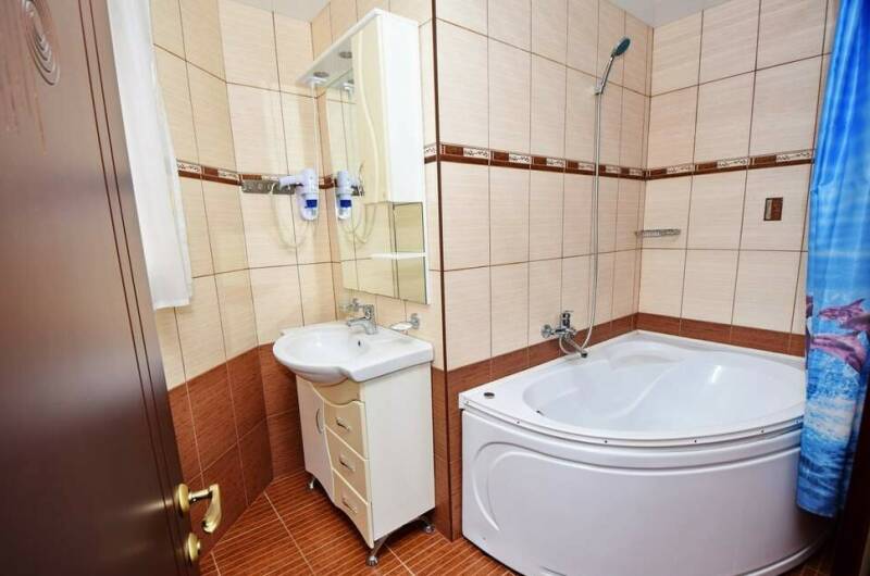 Улучшенный трехместный номер с балконом «Купол»