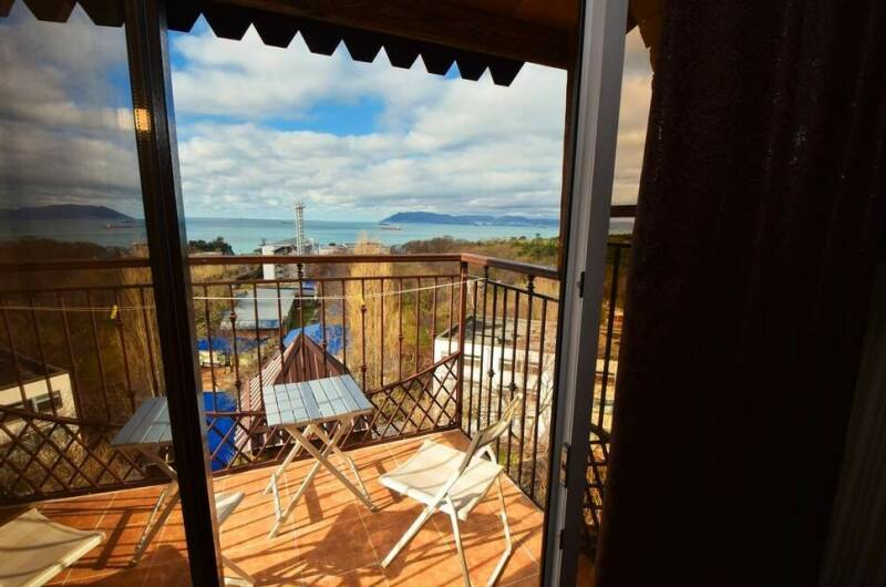 Улучшенный трехместный номер с балконом «Купол»