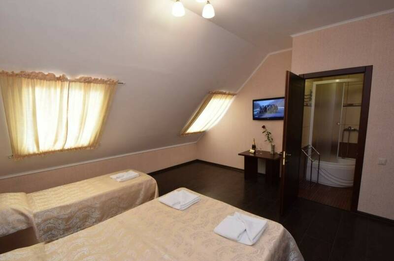 Трехместный номер без балкона на мансарде