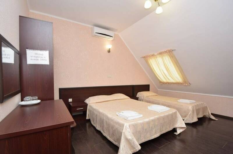 Трехместный номер без балкона на мансарде