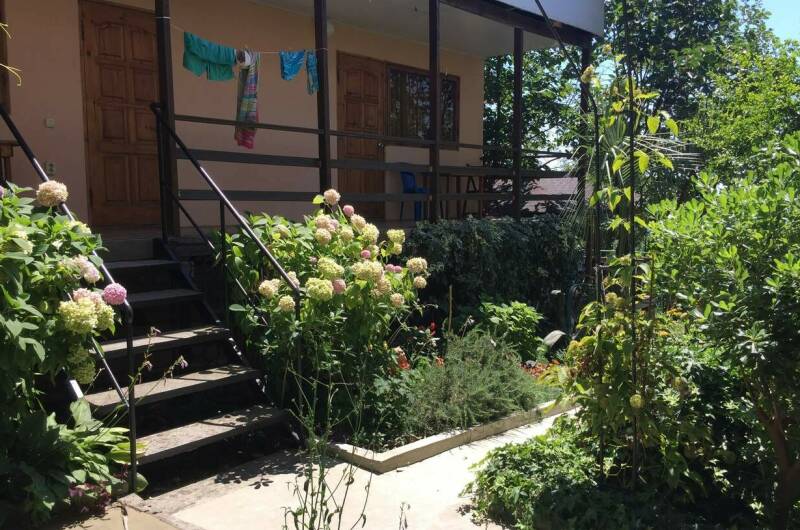 Четырёхместный с двухъярусной кроватью