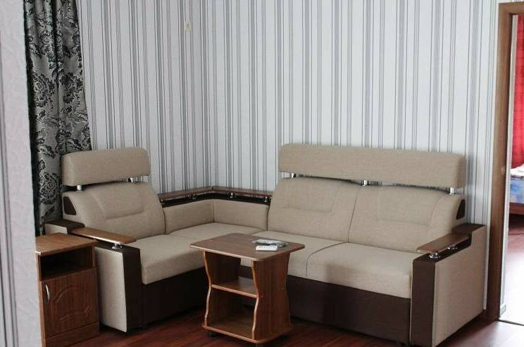 Двухкомнатный номер с удобствами и кухней в номере