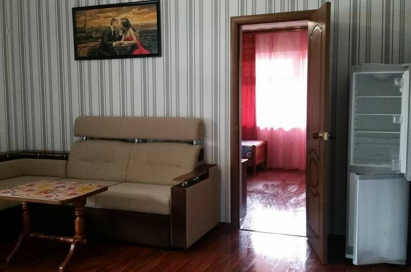 Двухкомнатный номер с удобствами и кухней в номере