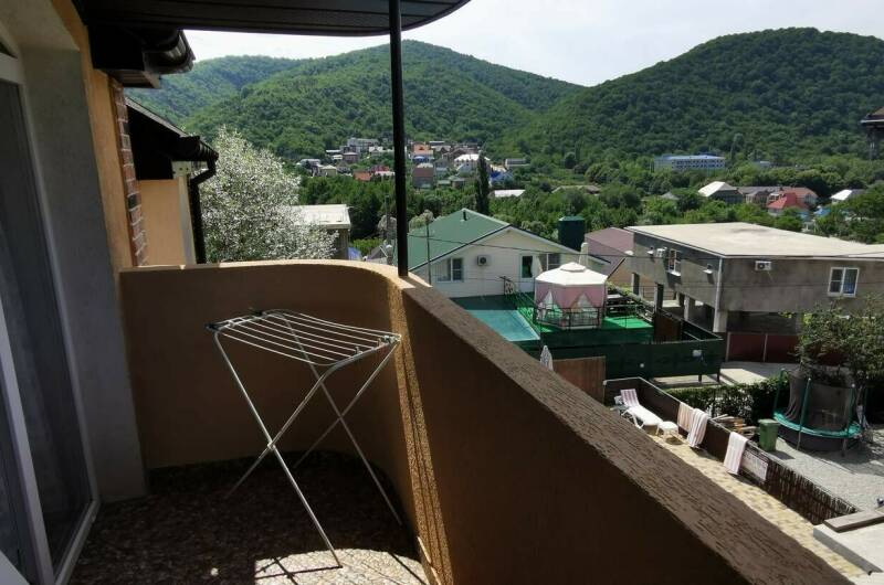 Увеличенный 3-х местный с балконом