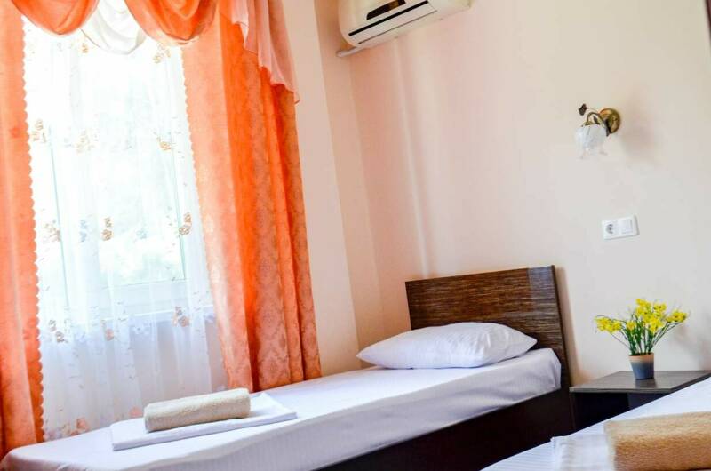 Стандартный 2-х местный с ванной комн. на против