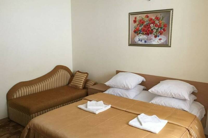 Полулюкс 2х с общим балконом с видом на стоянку