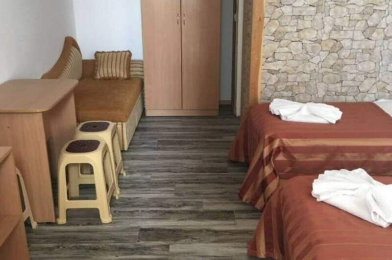 Полулюкс 3х с общим балконом на стоянку