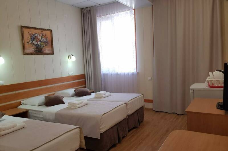 Полулюкс 3х с общим балконом во двор