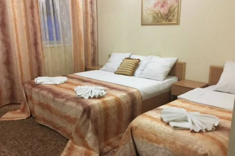 Полулюкс 3х с общим балконом во двор