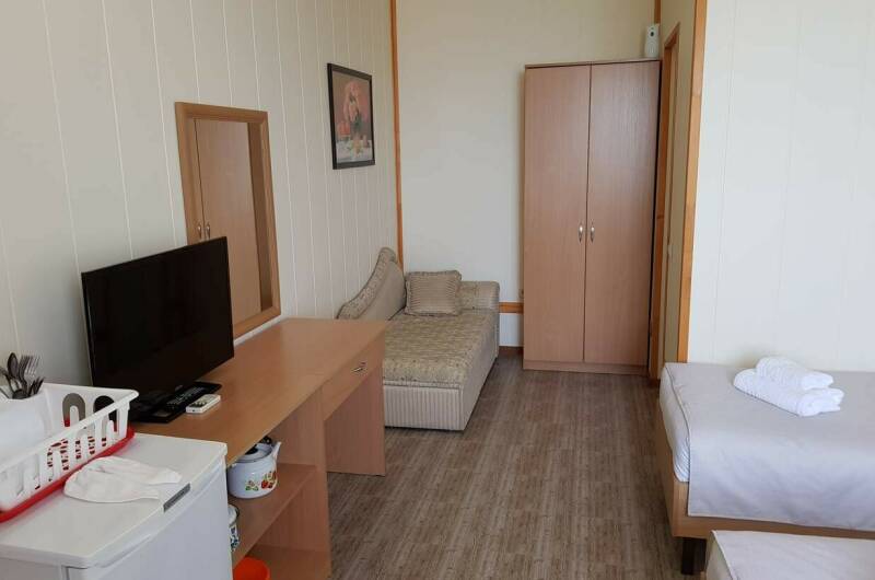 Полулюкс 3х с общим балконом на море