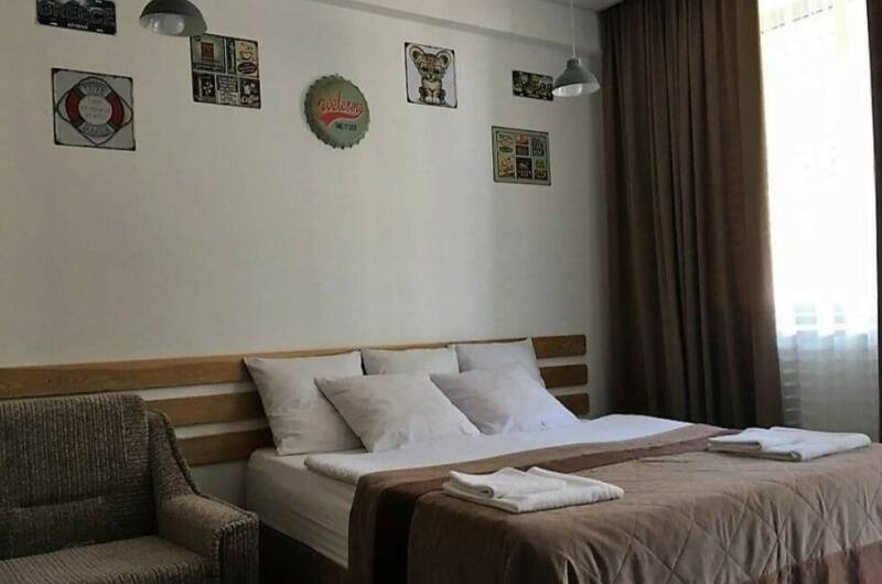 Полулюкс 4х с общим балконом на стоянку