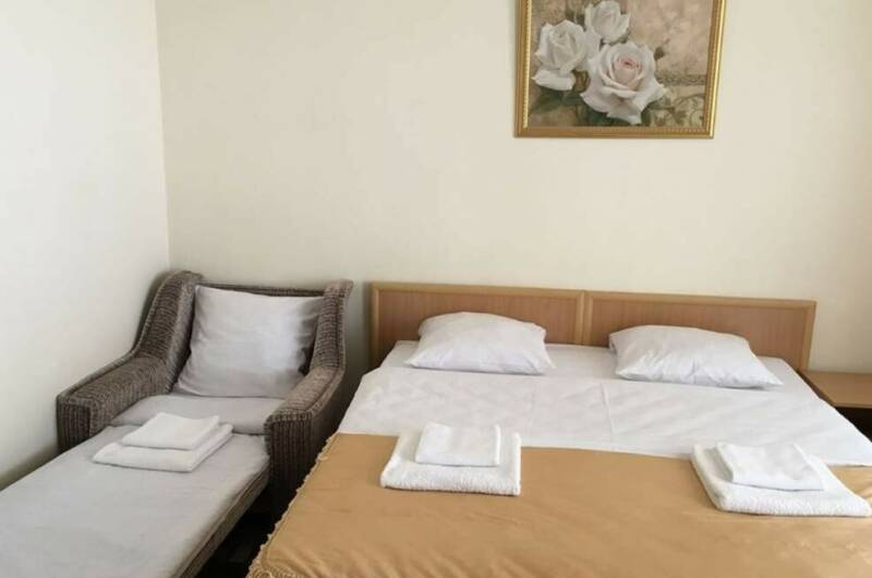 Полулюкс 4х с общим балконом на стоянку