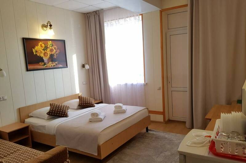 Полулюкс 4х с общим балконом во двор