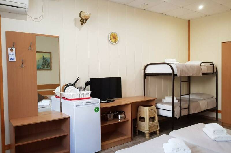 Полулюкс 4х с общим балконом во двор