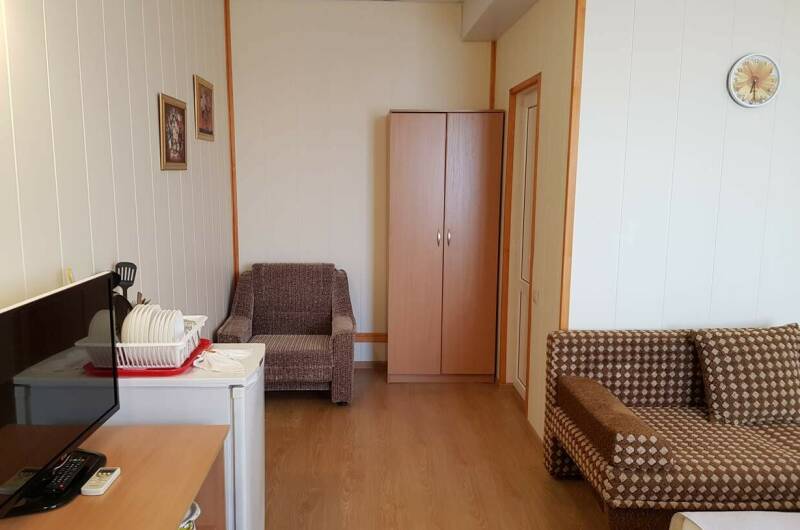 Полулюкс 4х с общим балконом во двор