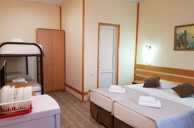 Полулюкс 4х с общим балконом во двор