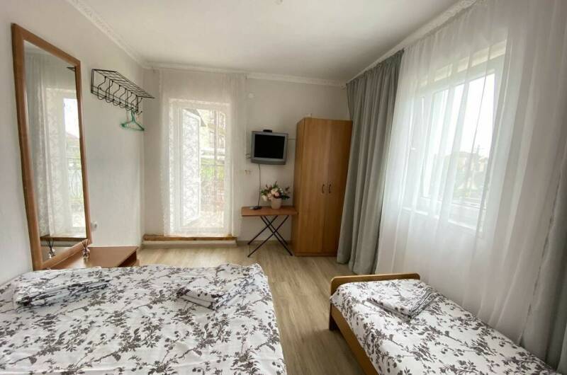 Номер 6 3х местный эконом на 2 м этаже