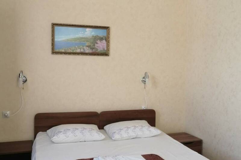 Комната с балконом на 2 чел «плюс»