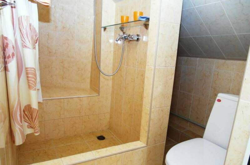 2-х местный с удобствами «в дереве» с 2 доп. м