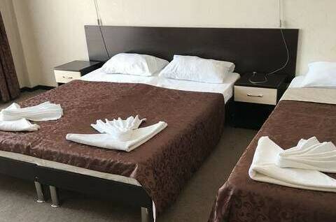 Трёхместный номер с удобствами