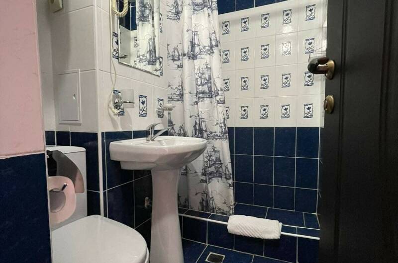 Трёхместный номер с удобствами